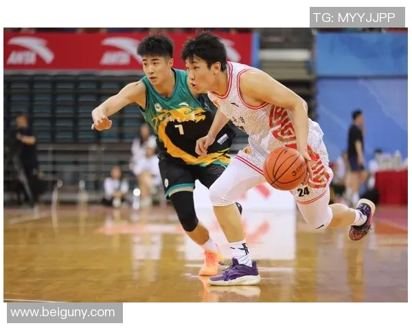 10月10日北京队与广厦队激战正酣谁将赢得这场篮球巅峰对决