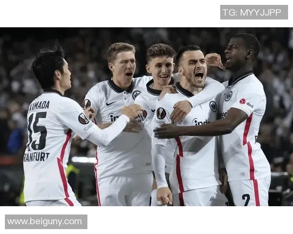 弗莱堡主场迎战法兰克福双方争夺宝贵积分的激烈对决 弗莱堡主场迎战法兰克福双方争夺宝贵积分的激烈对决